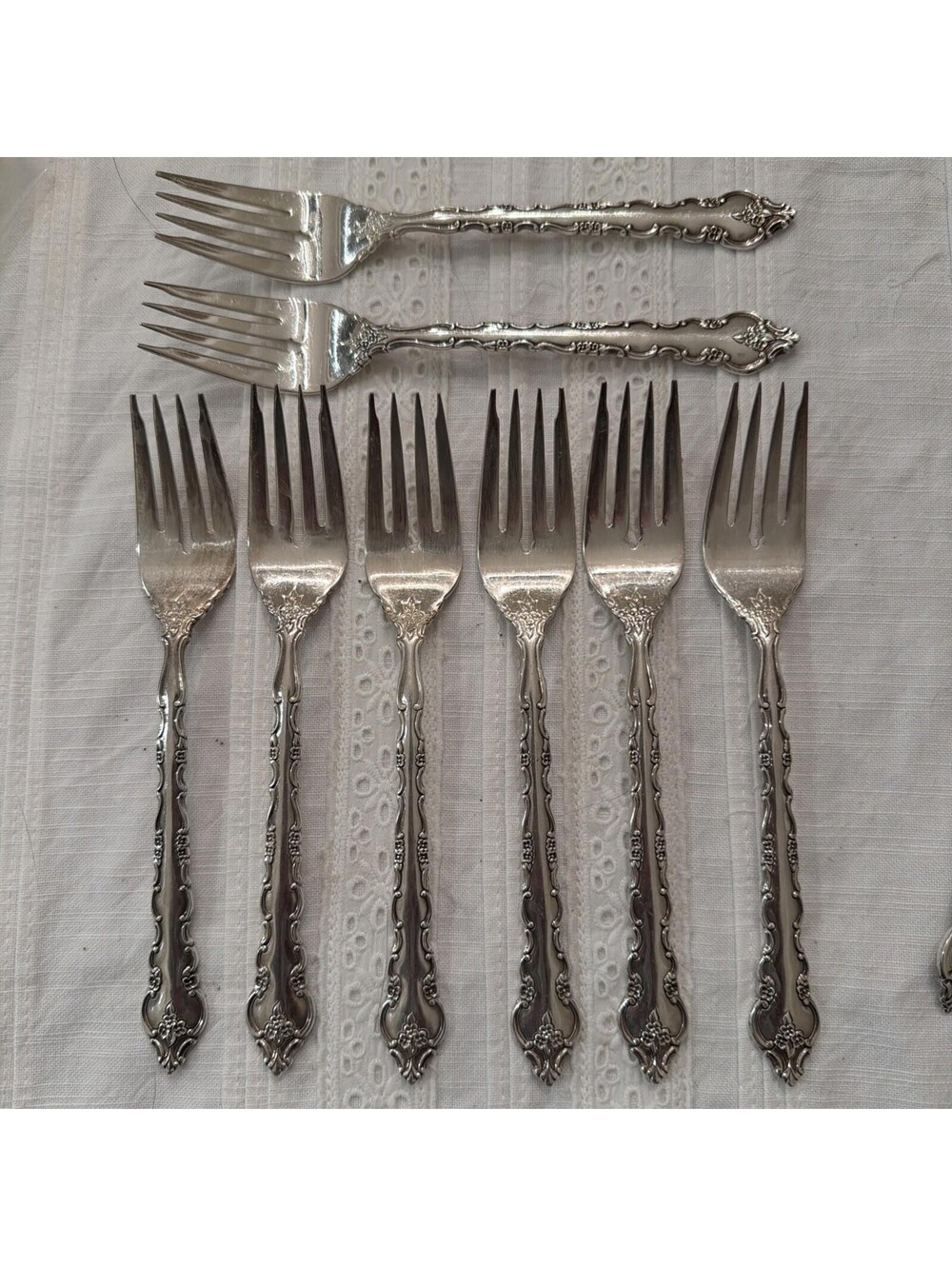 International Deep Silver Delicato Flatware  Set - Service for 8  (39 Pieces)